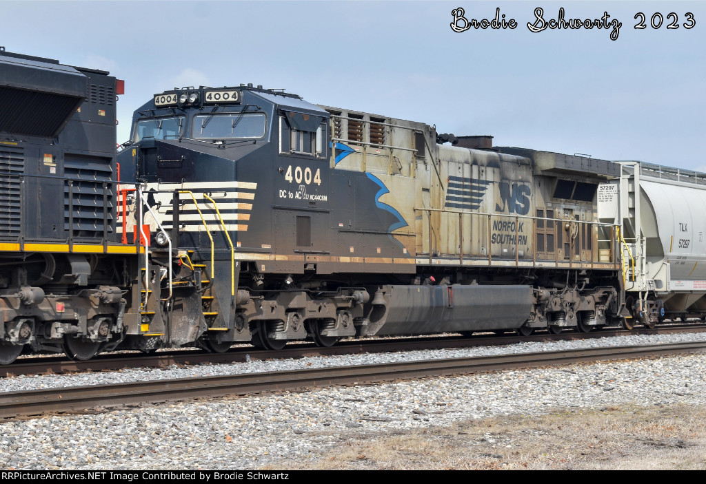 NS 4004